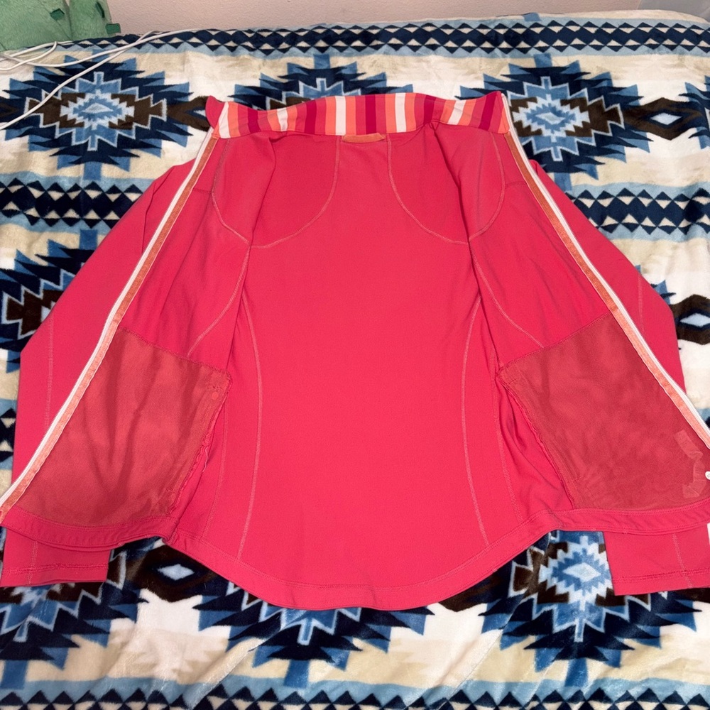 Lululemon Define Jacket in Vibrant Coral/Pink - Picture 5 of 9